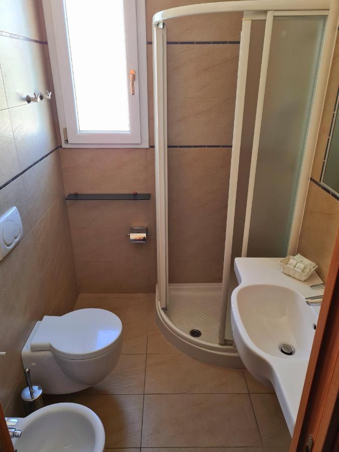 Hotel Camelia Римини Экстерьер фото