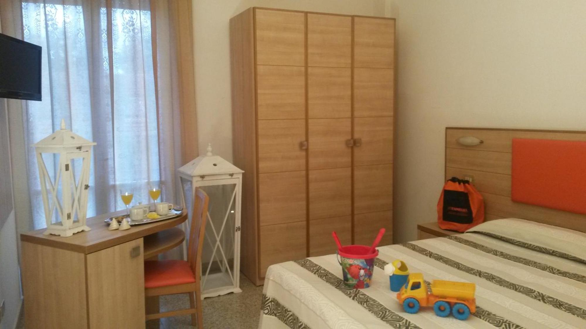 Hotel Camelia Римини Номер фото