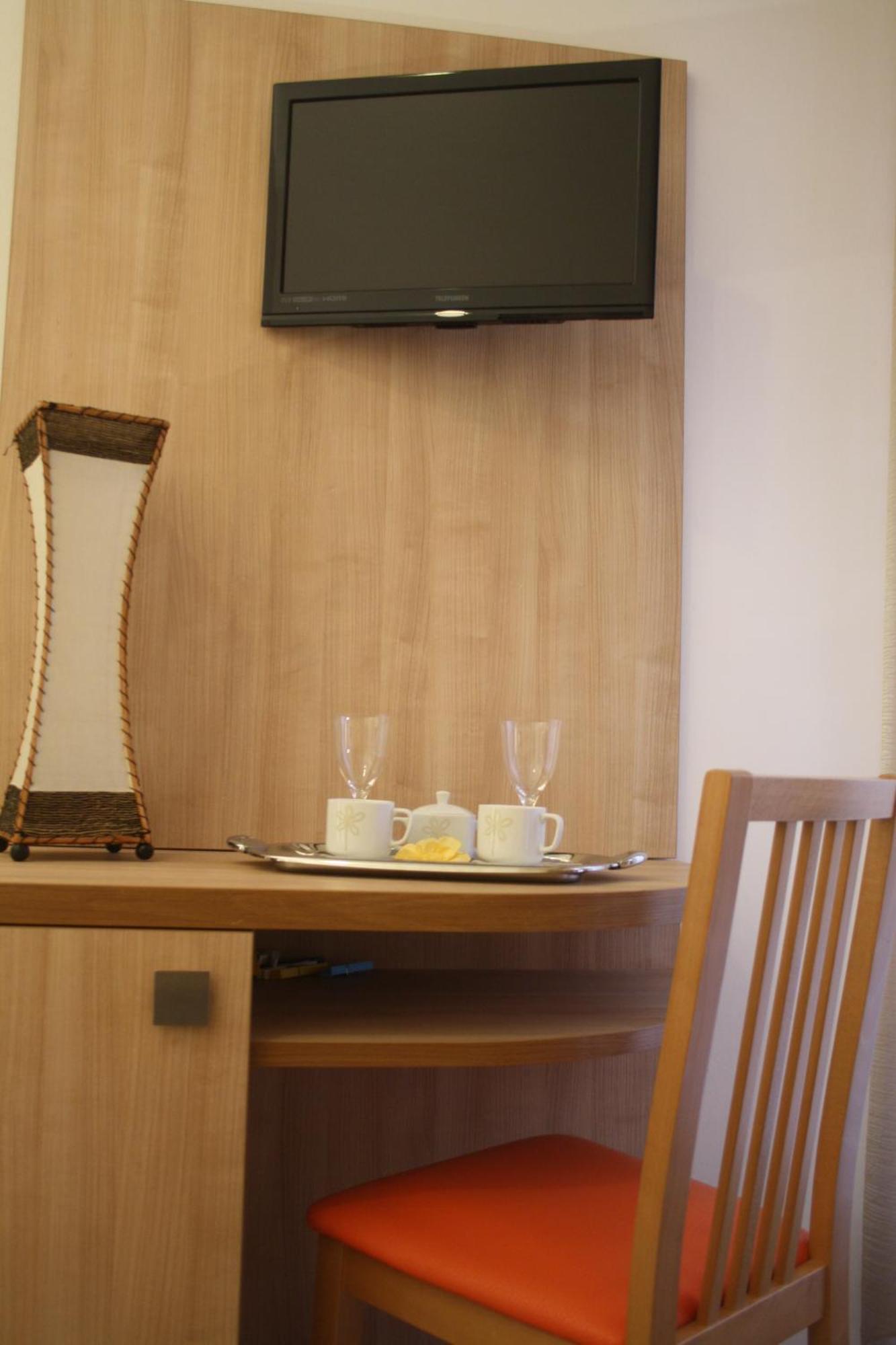 Hotel Camelia Римини Экстерьер фото