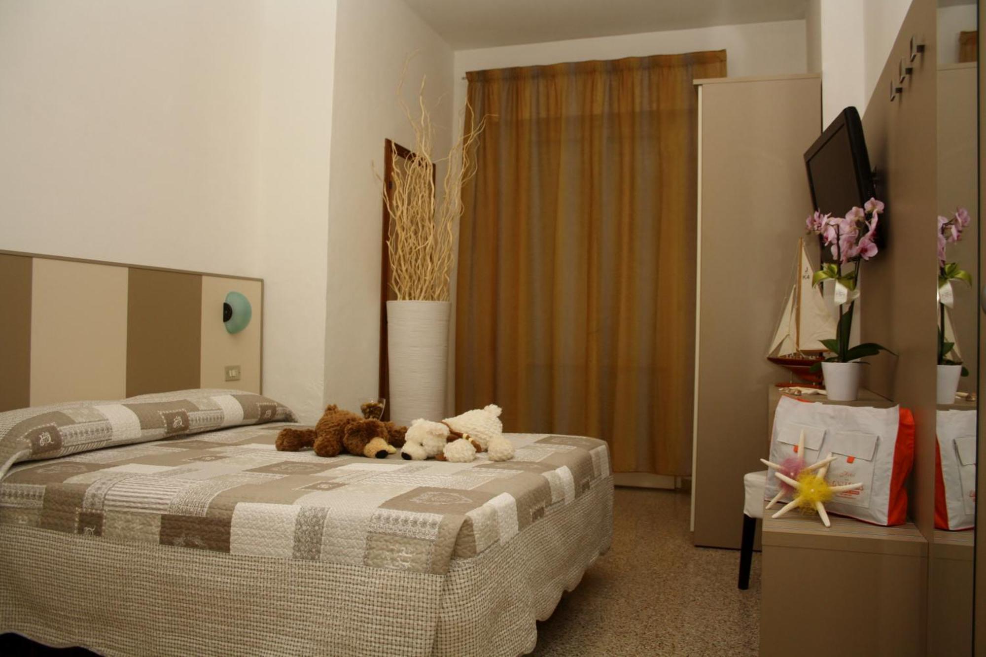 Hotel Camelia Римини Экстерьер фото