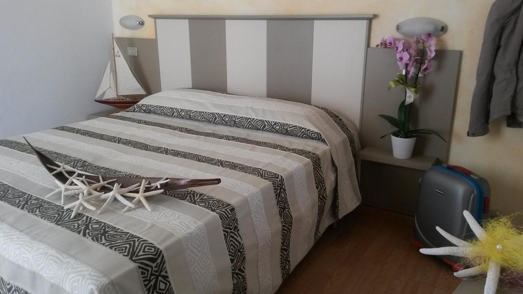 Hotel Camelia Римини Экстерьер фото
