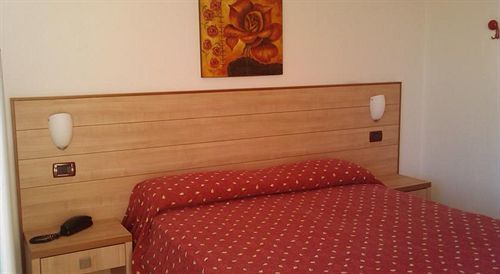 Hotel Camelia Римини Экстерьер фото